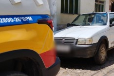 PM apreende veiculo com adulteração na placa no bairro Santa Luzia em Ferros 